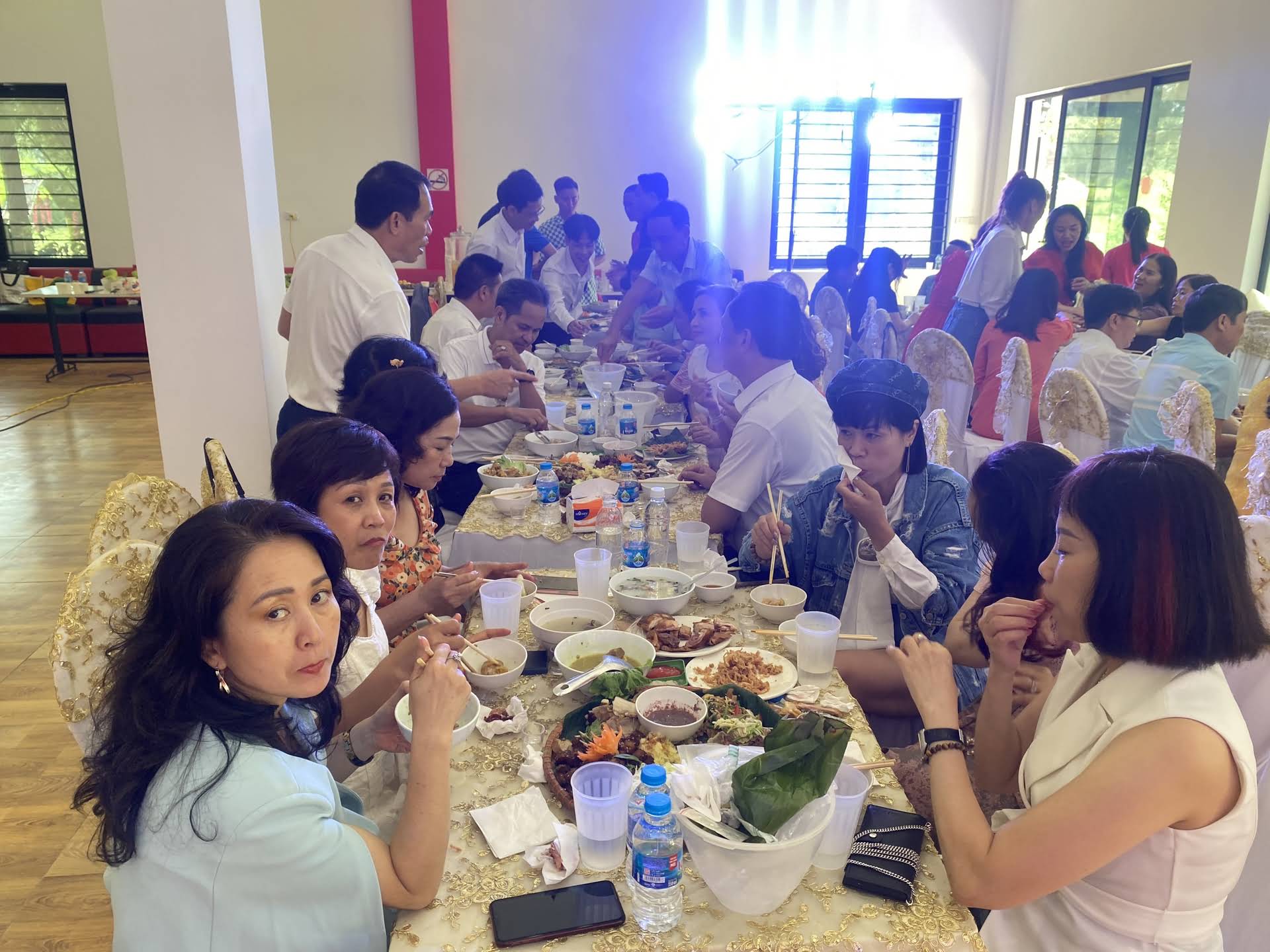 Đặt cỗ lợn mán ở Hà Đông 0915535345