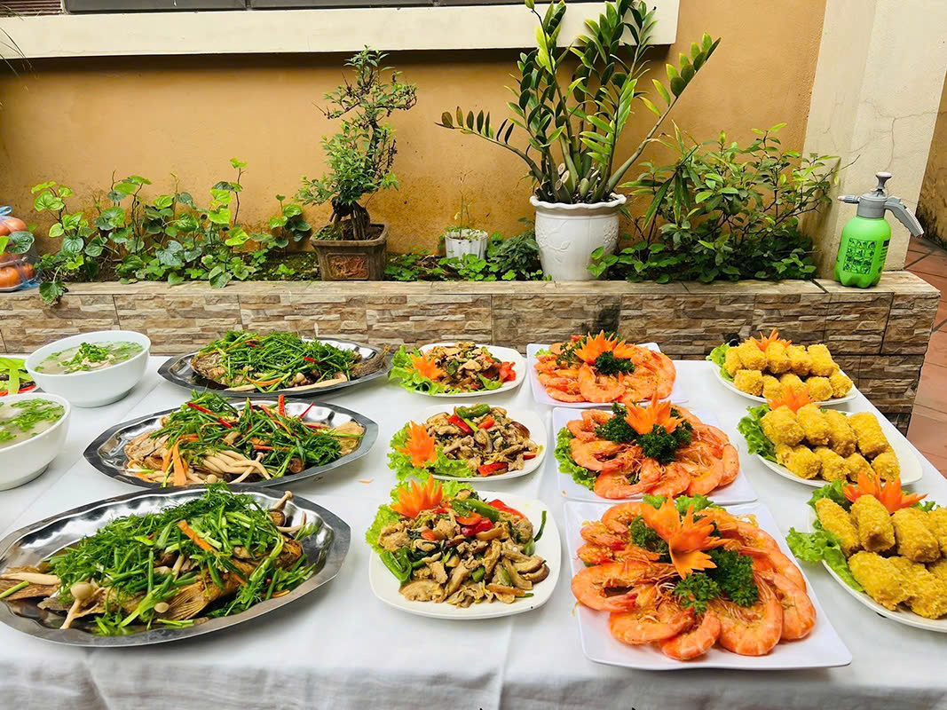 nấu cỗ gà đông tảo ở hoàng mai
