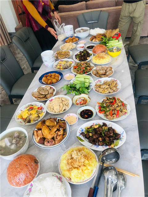 Ảnh nấu cỗ 8/3 ở hai bà trưng
