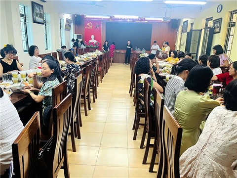 Ảnh nấu cỗ tân gia ở ba đình