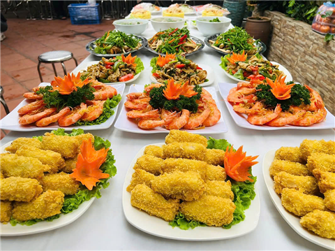 Ảnh nấu cỗ tân gia ở hai bà trưng